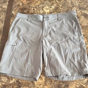 Columbia Men's Gray Shorts 38